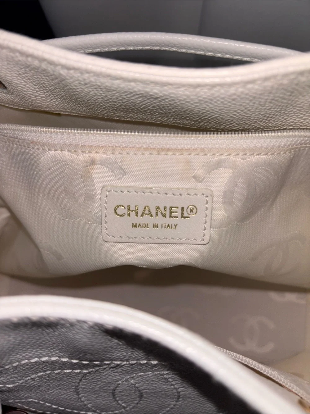 CHANEL Vintage White Caviar Leather CC Drawstring Tote Shoulder Bag 9.5”